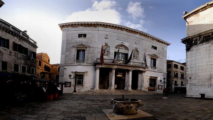 A velencei La Fenice - forrás: YouTube